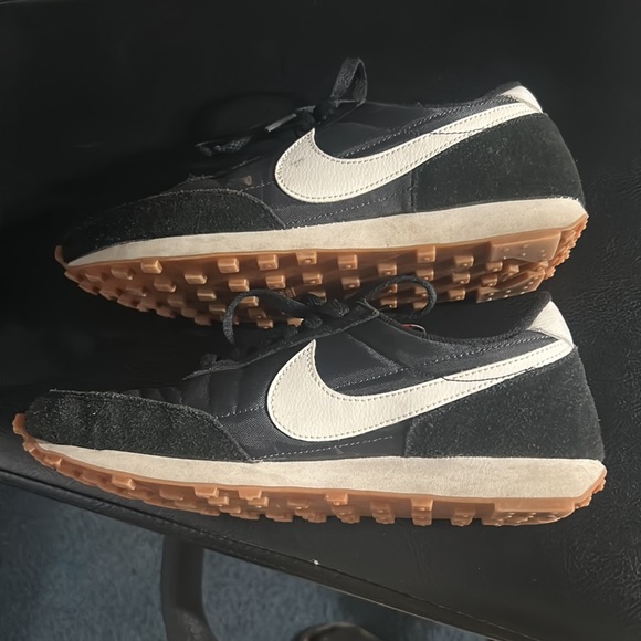 Nike Nike DBreak Daybreak
Women's Sz 7 Black White - Picture 4 of 4